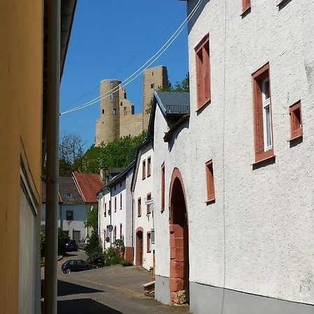Mooi Ruim Appartement In Antieke Stadsboerderij Schönecken Exteriör bild