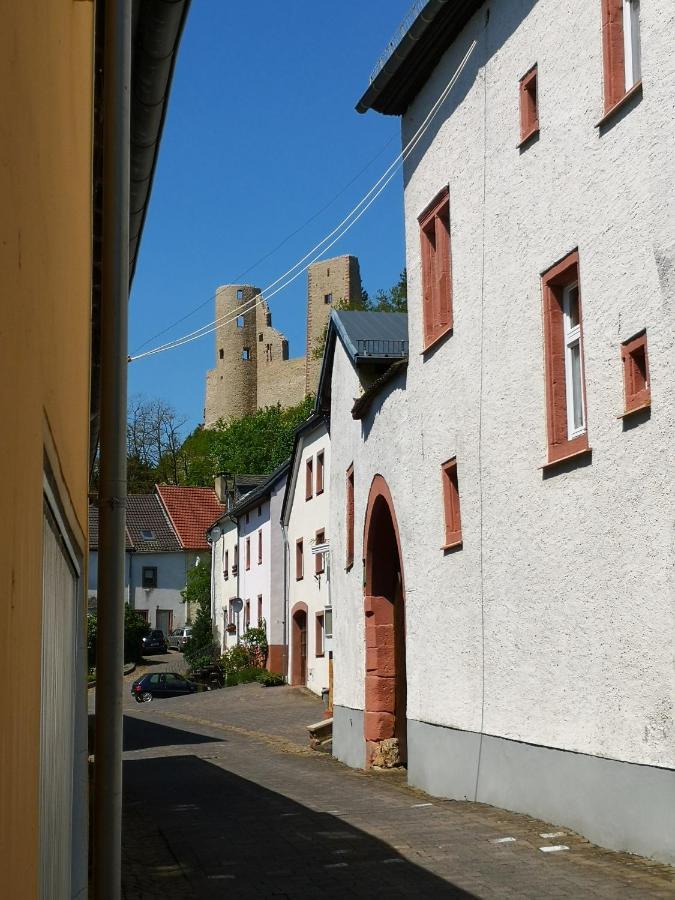 Mooi Ruim Appartement In Antieke Stadsboerderij Schönecken Exteriör bild